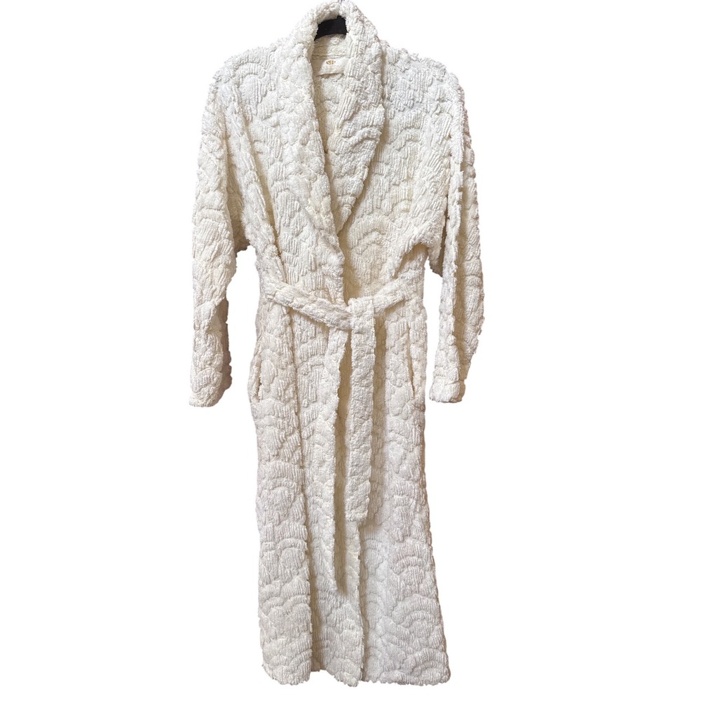 Stan Herman Vintage Cream Chenille Scalloped Plush Robe Shawl Collar Belted USA